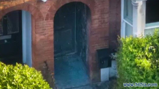 配资炒股官网官网 英国首相斯塔默名下房产起火，现场画面曝光！入口处遭到破坏
